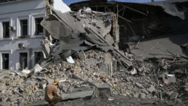 Lovituri cu drone şi rachete balistice ale Rusiei, concentrate pe regiunea din jurul Kievului, portul Odesa şi centrul Ucrainei