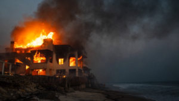 Armata ucraineană a atacat rafinăria de petrol Tuapse din Rusia